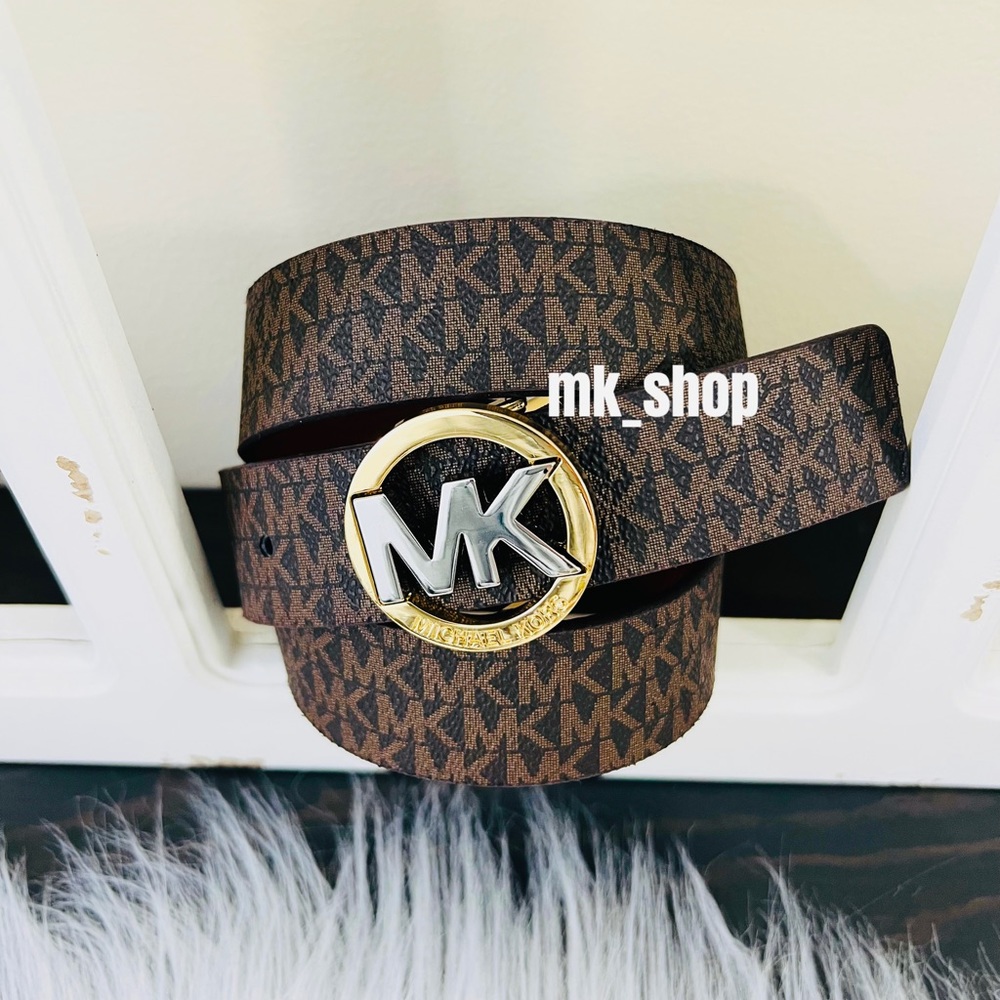 Michael Kors Women’s Twist Reversible Belt Medium